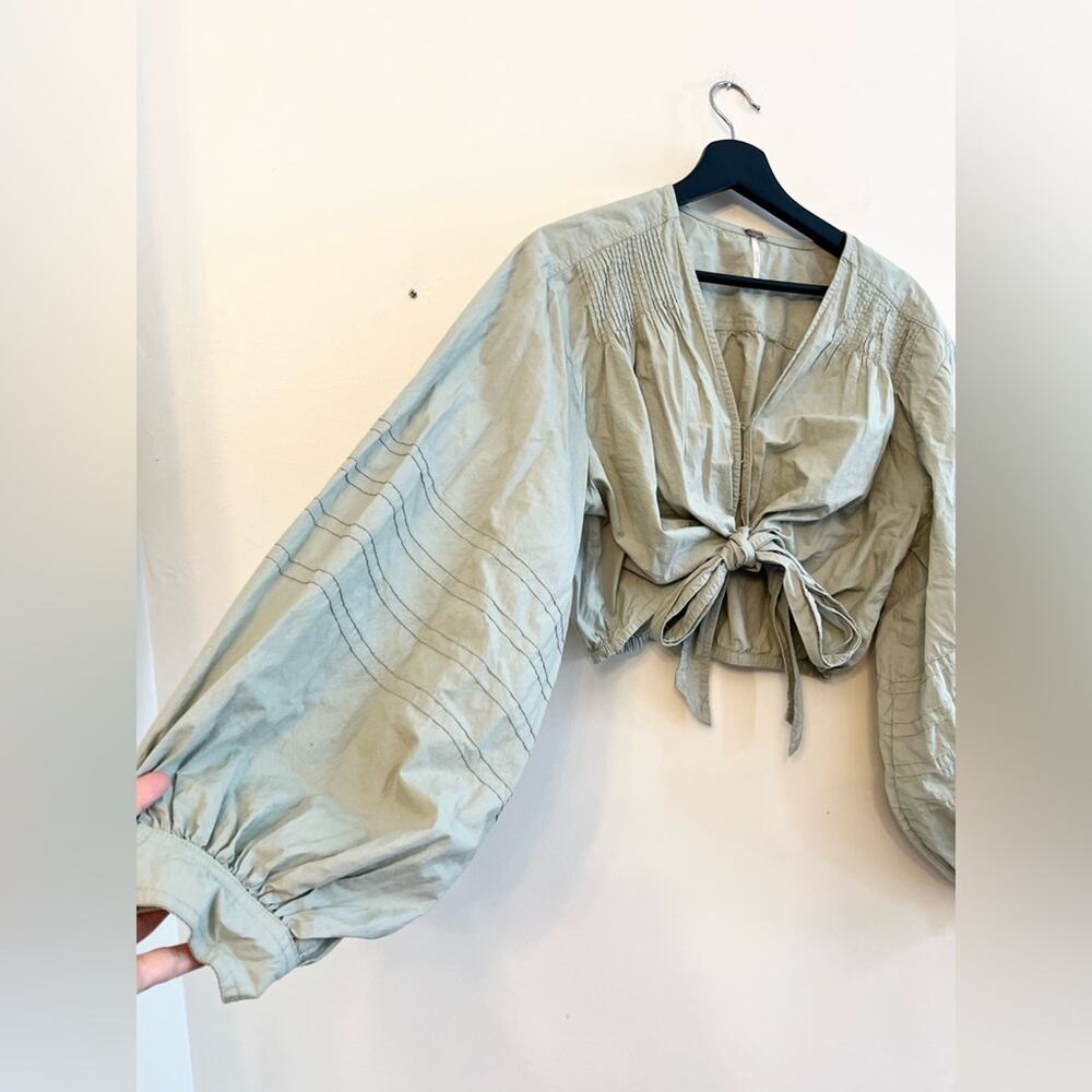 Free People Gigi Front Tie Balloon Sleeve Crop Top green tea 100% cotton boho M - Picture 5 of 11
